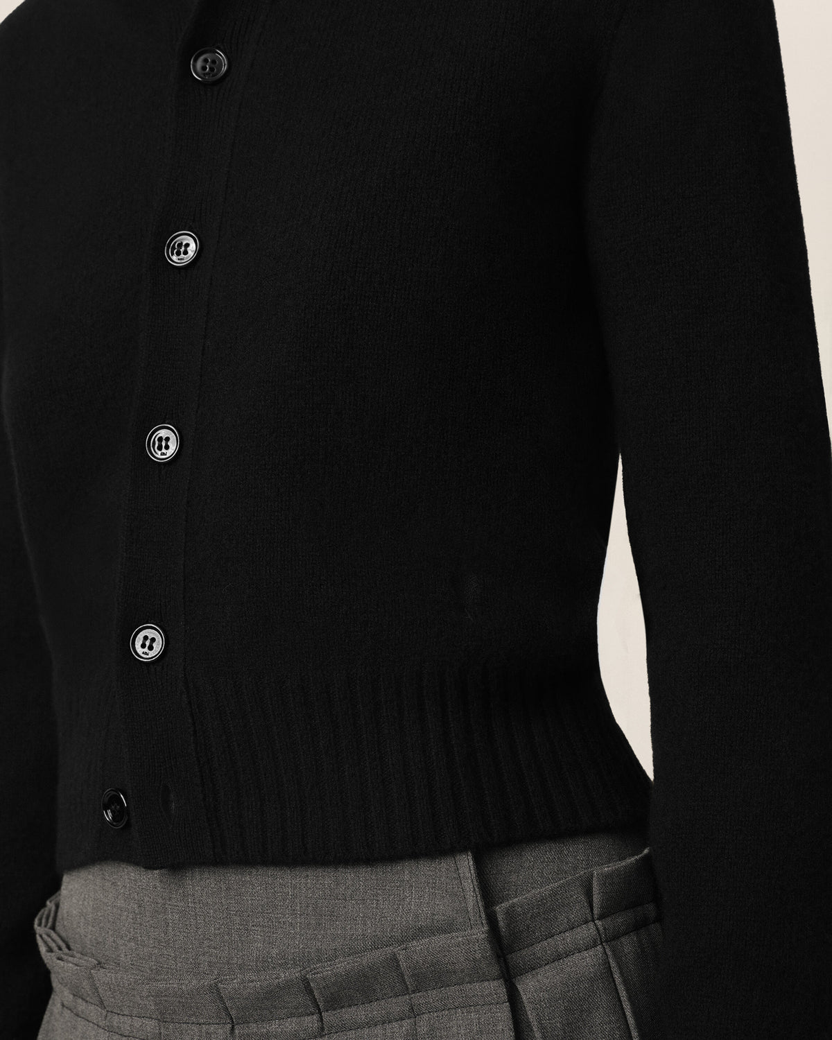 Black crewneck cashmere cardigan with Ami de Coeur - 4