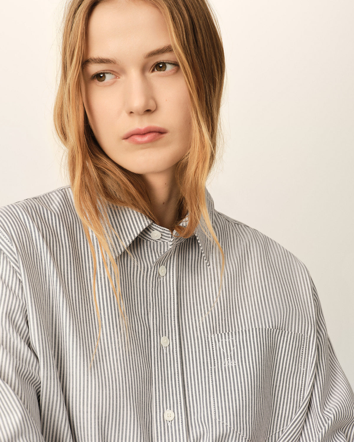 Black cropped striped cotton shirt with embossed Ami de Coeur - 4