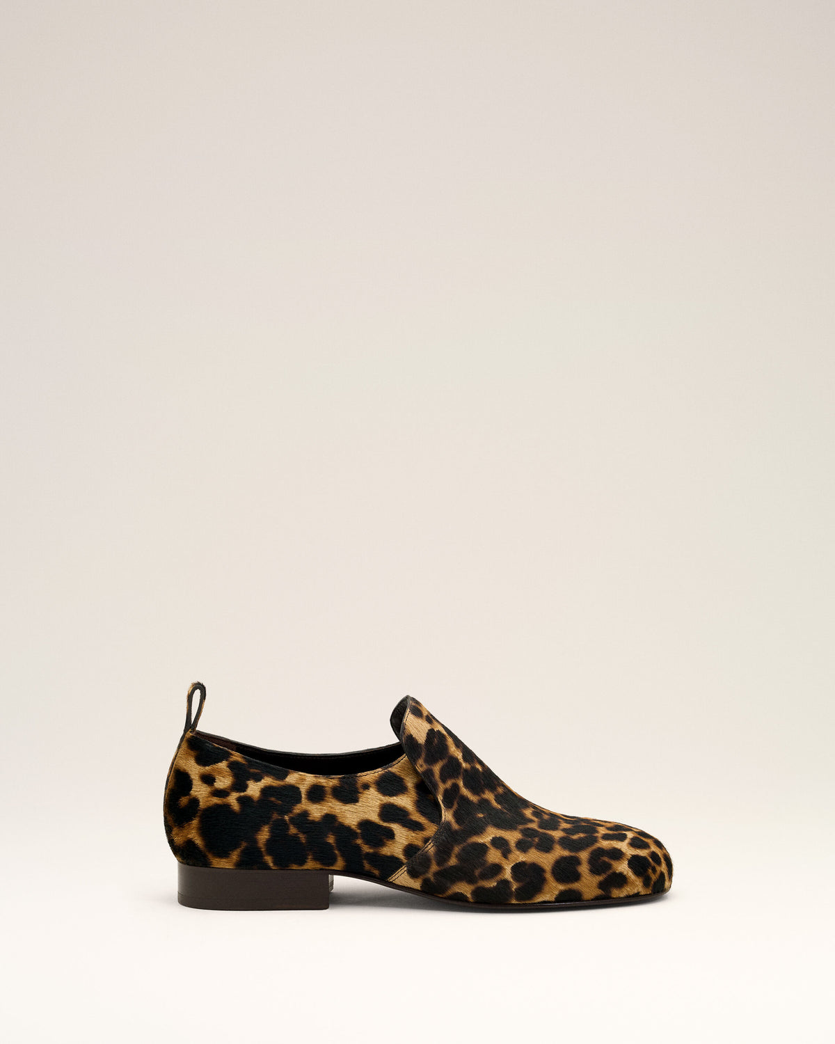 Zapatos planos de cuero de vacuno con estampado de leopardo - 1