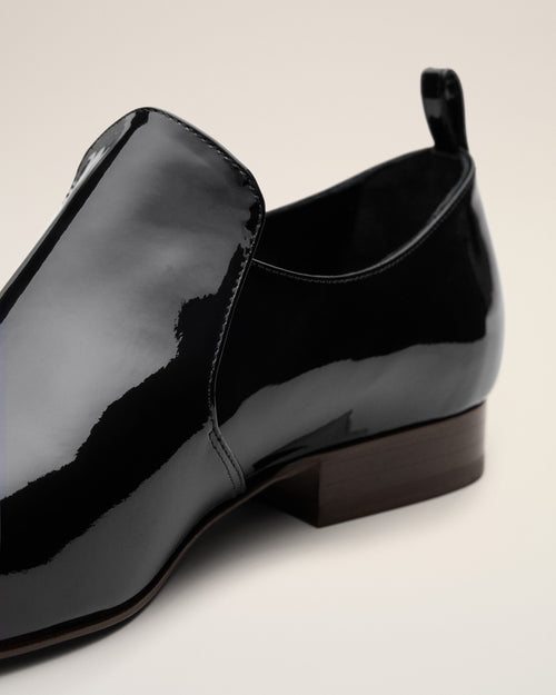 Black flat cow leather shoes - Woman - 5 - AMI Paris - Ami Paris