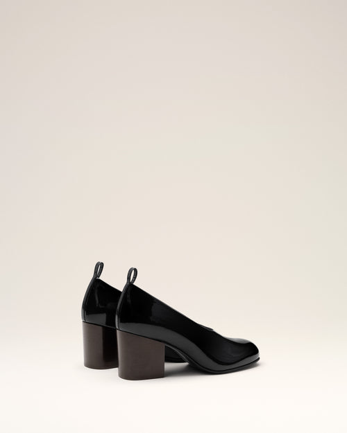 Black cow leather pumps - Woman - 4 - AMI Paris - Ami Paris