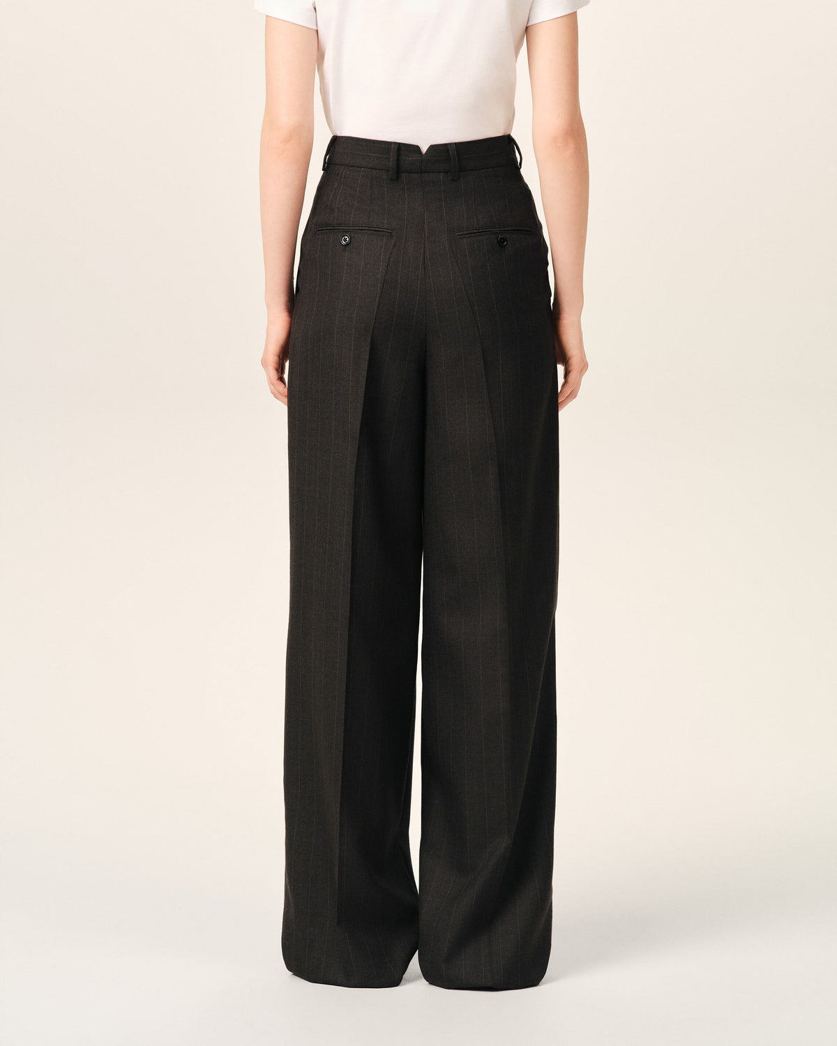 Pantalón de lana gris de corte ancho y talle alto a rayas - 4