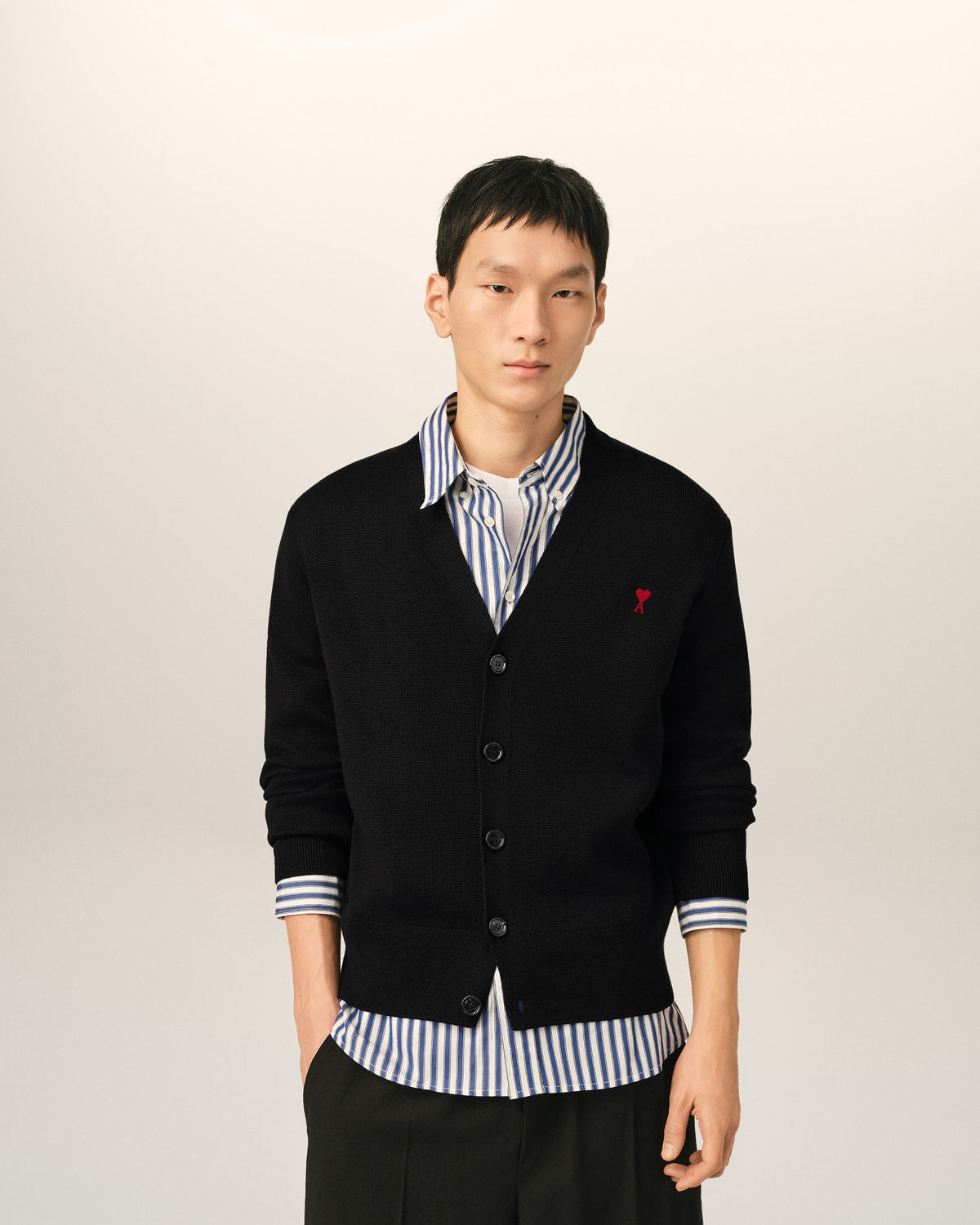 Cardigan Ami de Cœur in lana nera con scollo a V - 2