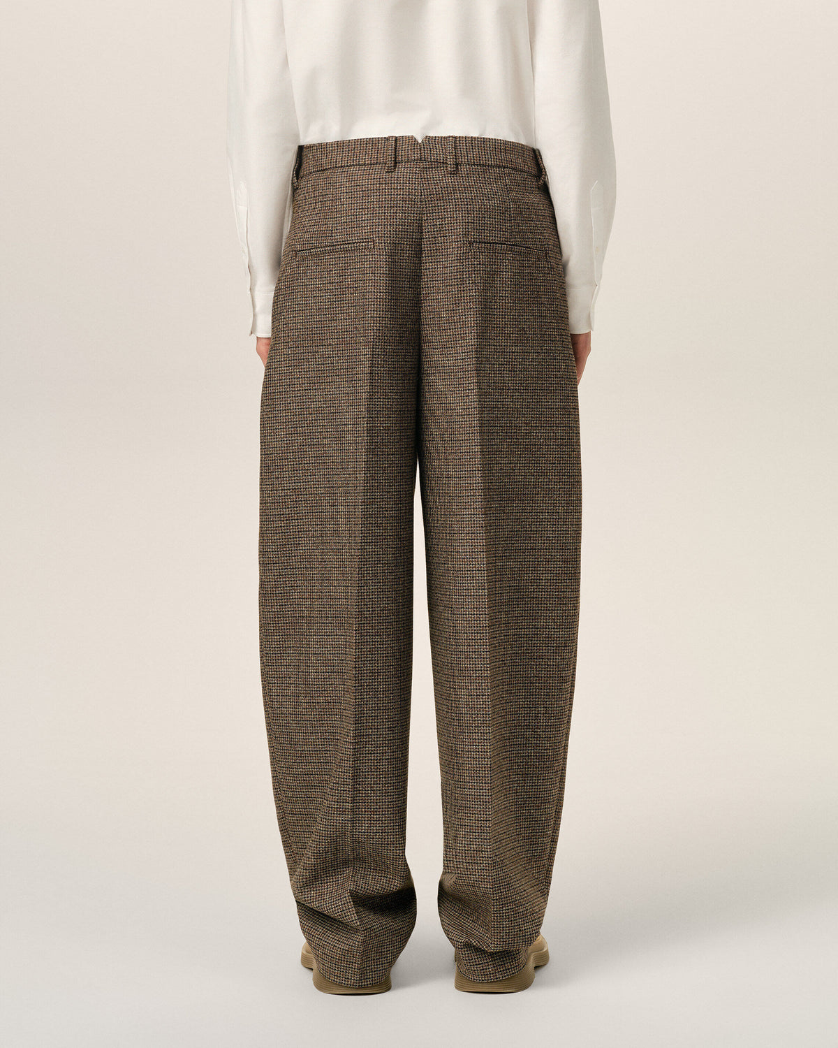 Brown houndstooth balloon-fit wool trousers - 4