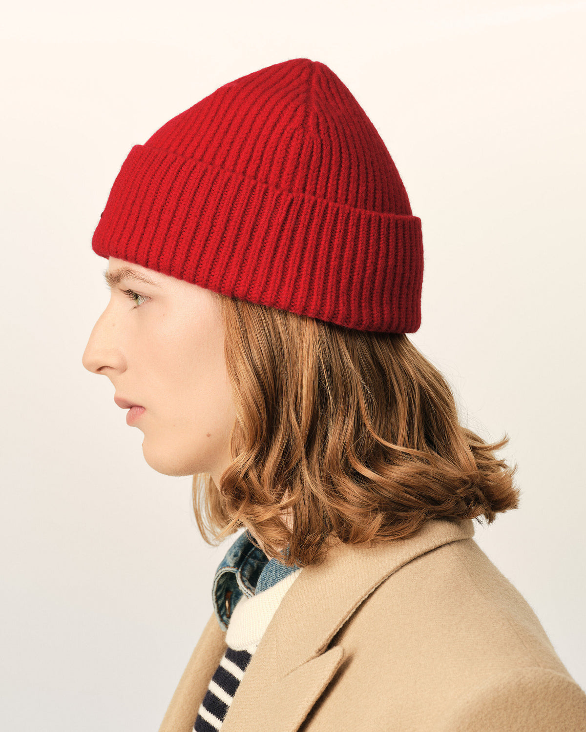 Red wool beanie with Ami de Coeur - 5