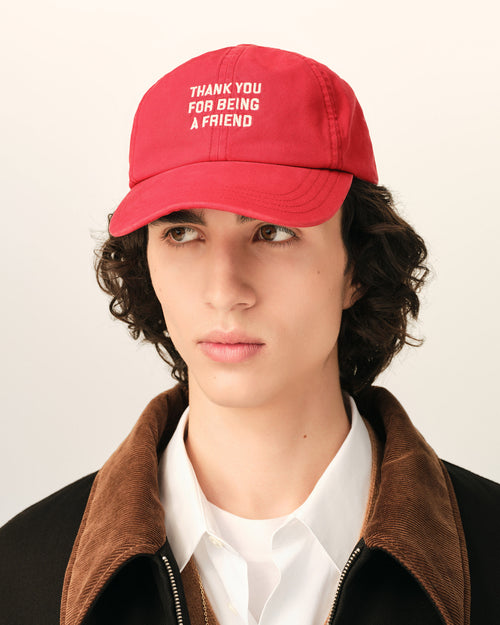Casquette rouge en coton "Thank you for being a friend" - 1 - Ami Paris