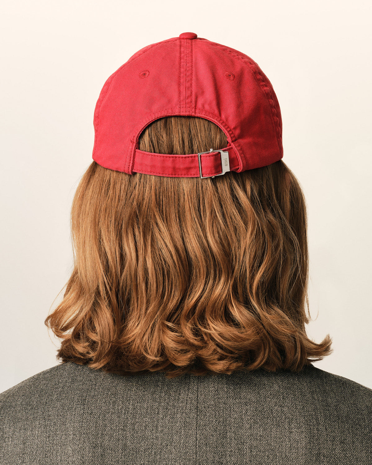 Red cotton cap with Ami Paris embroidery - 6