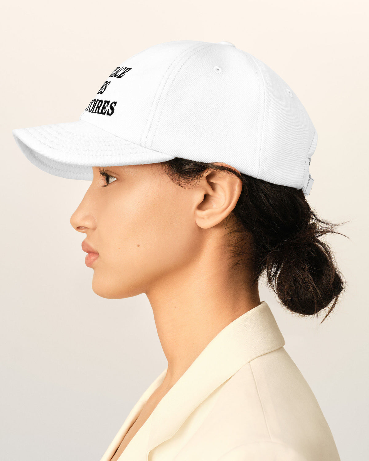 White cotton cap with "Place des Victoires" print - 11