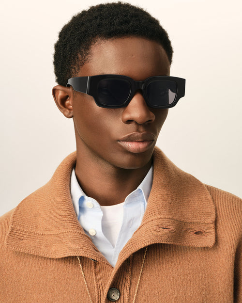 Black Sunglasses 75001 - 2 - Ami Paris