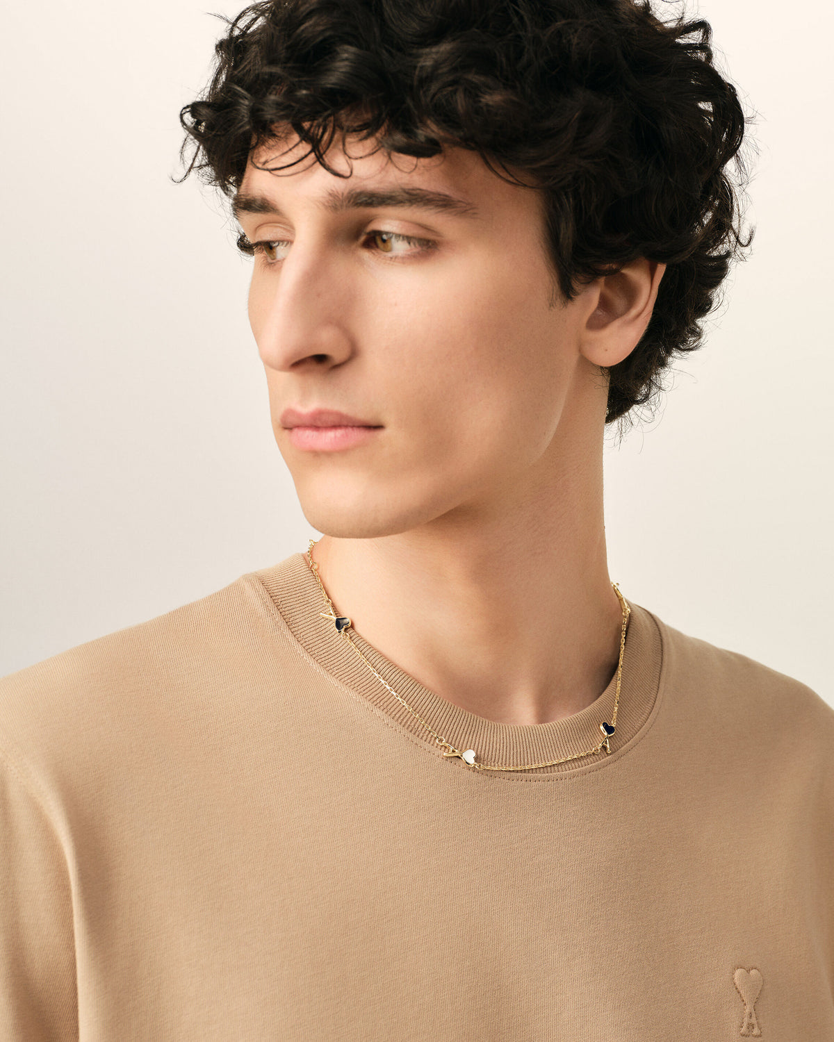 Gold brass necklace with hammered Ami de Coeur - 2
