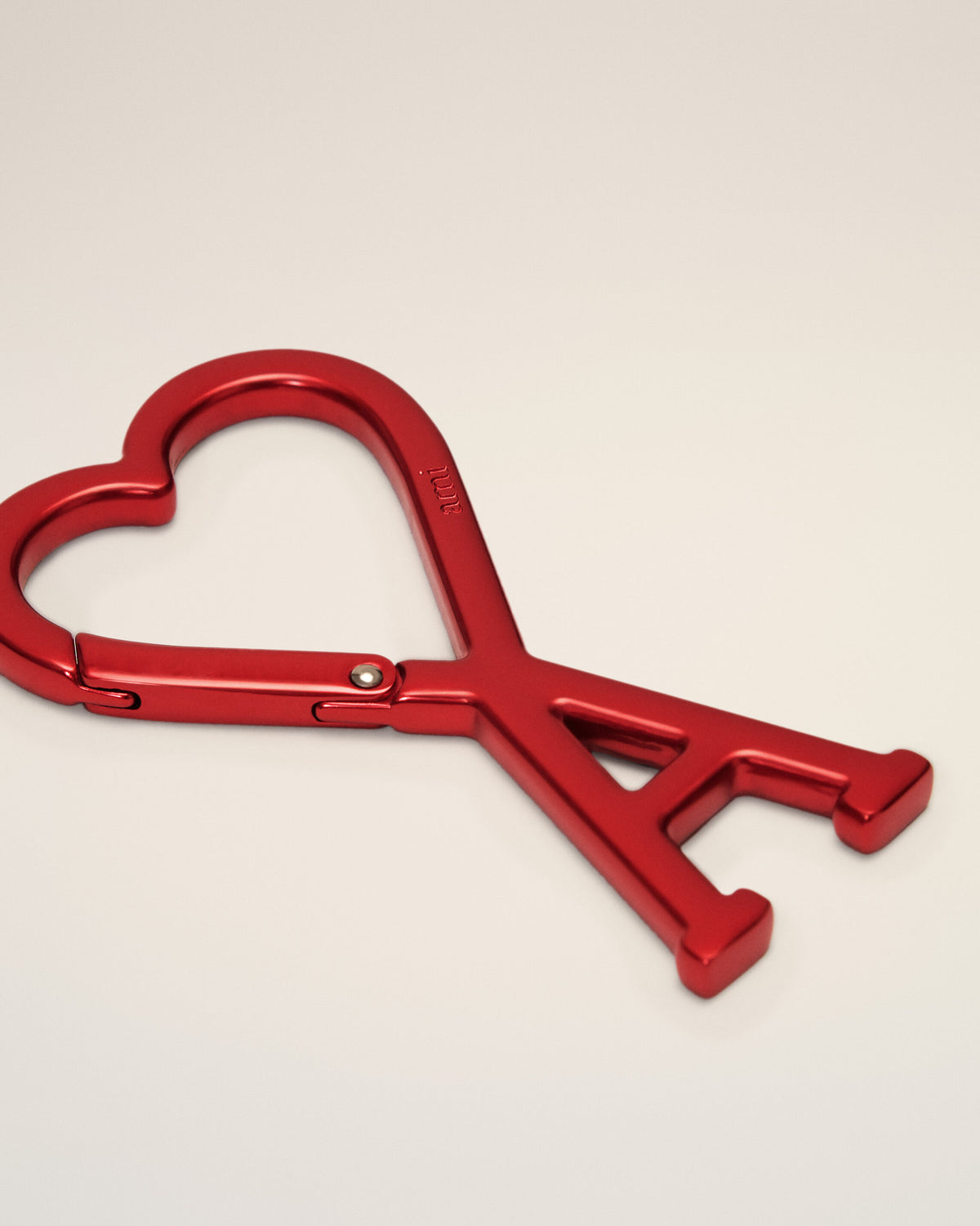 Red aluminium hook keyring with Ami de Coeur - 2