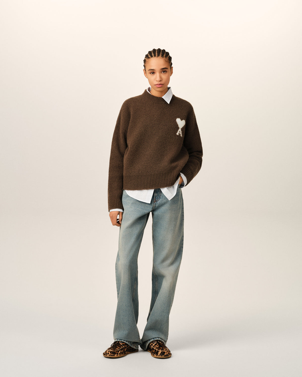 Brown crewneck alpaca sweater with Ami de Coeur - 9
