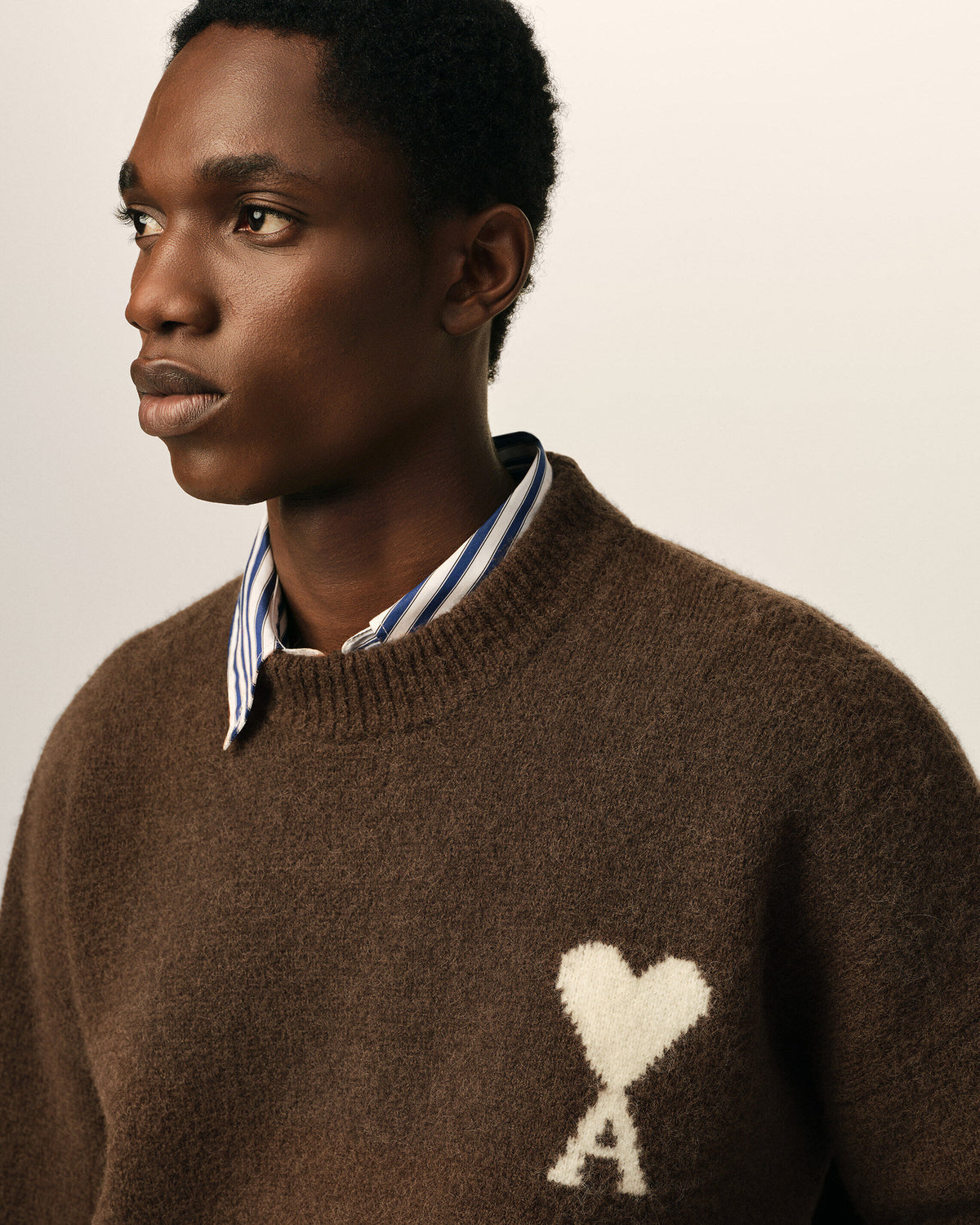 Brown crewneck alpaca sweater with Ami de Coeur - 4