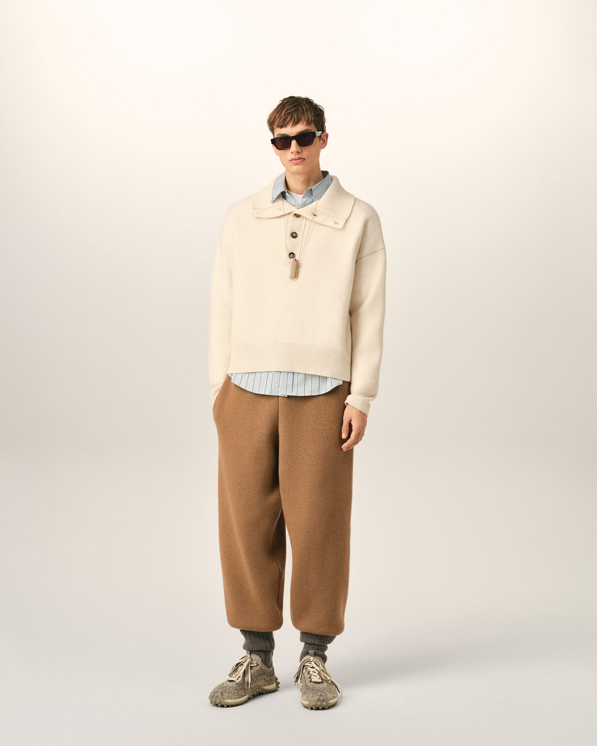 White high buttoned collar wool sweater - 3