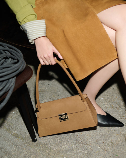 Bolso Mimi pequeño de piel de vaca marrón - Mujer - 14 - AMI Paris - Ami Paris