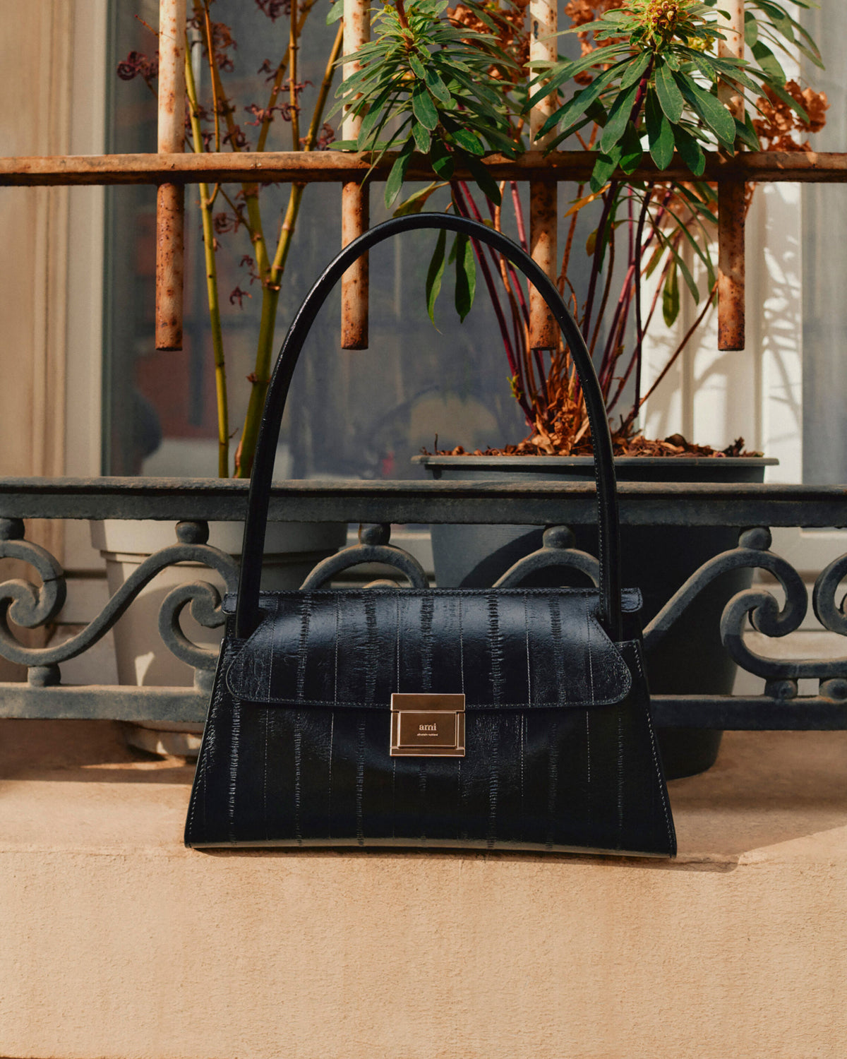 Petit sac Mimi noir en cuir de veau - 7