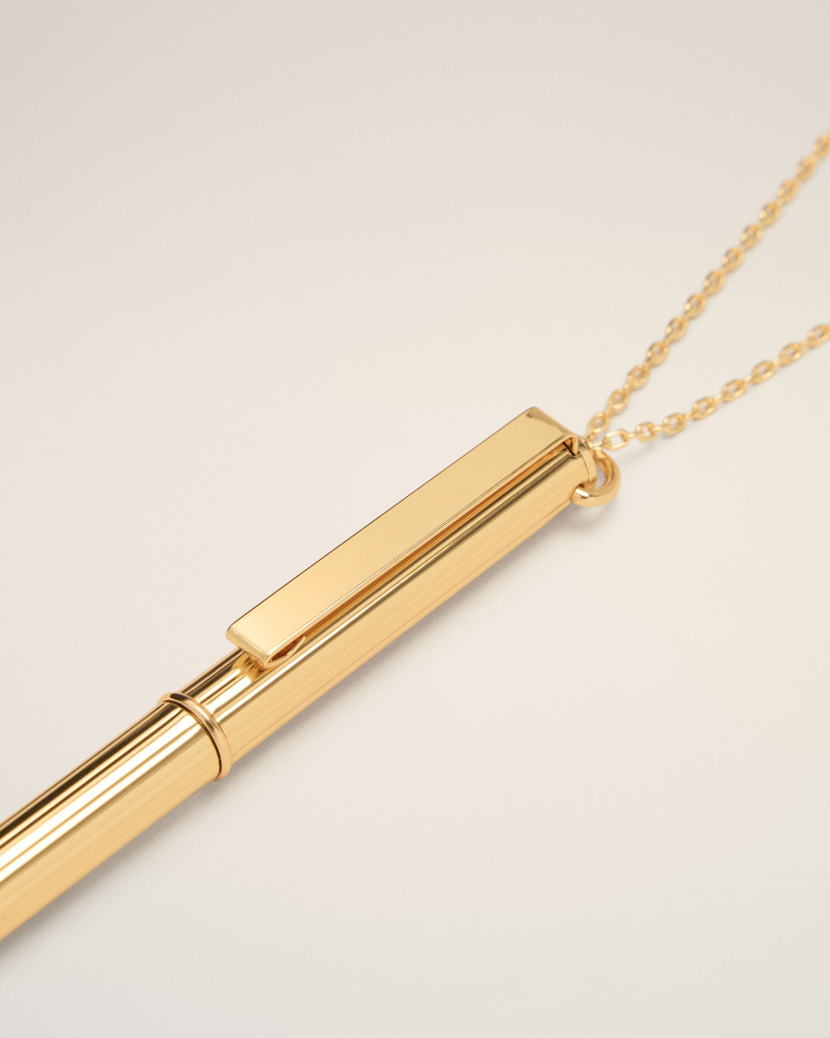 Collier à pendentif stylo en laiton doré - 7