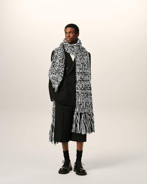 Bicolor black and white wool knit scarf - 2 - Ami Paris