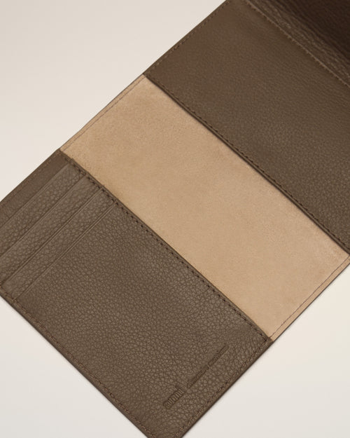 Porte passeport enveloppe Etienne marron en cuir de taurillon - Homme - 3 - AMI Paris - Ami Paris
