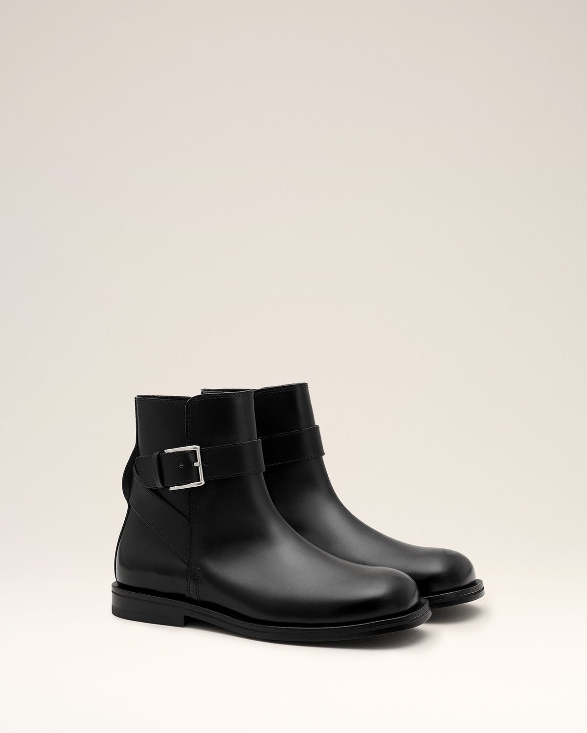 Bottines noires à boucle en cuir - 8