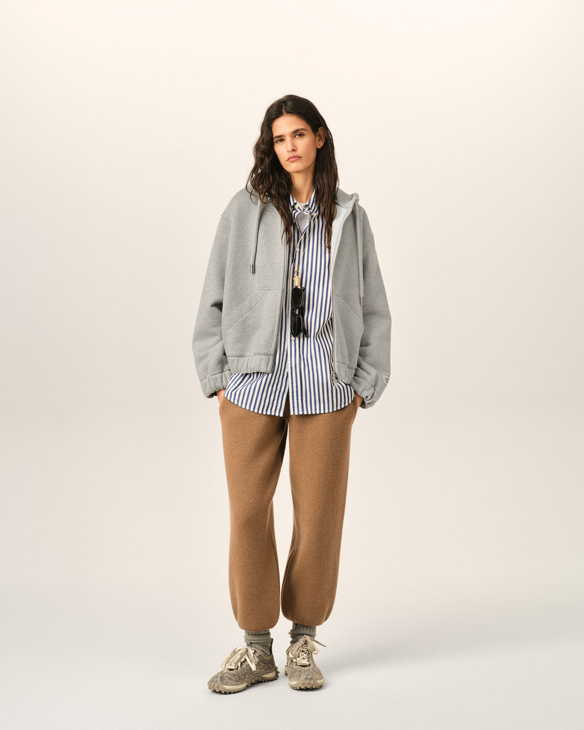 Grey zipped cotton hoodie with heritage Ami Paris label - 9