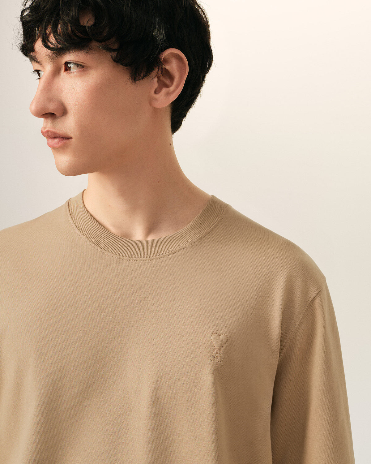 Beige cotton t-shirt with embossed Ami de Coeur - 4
